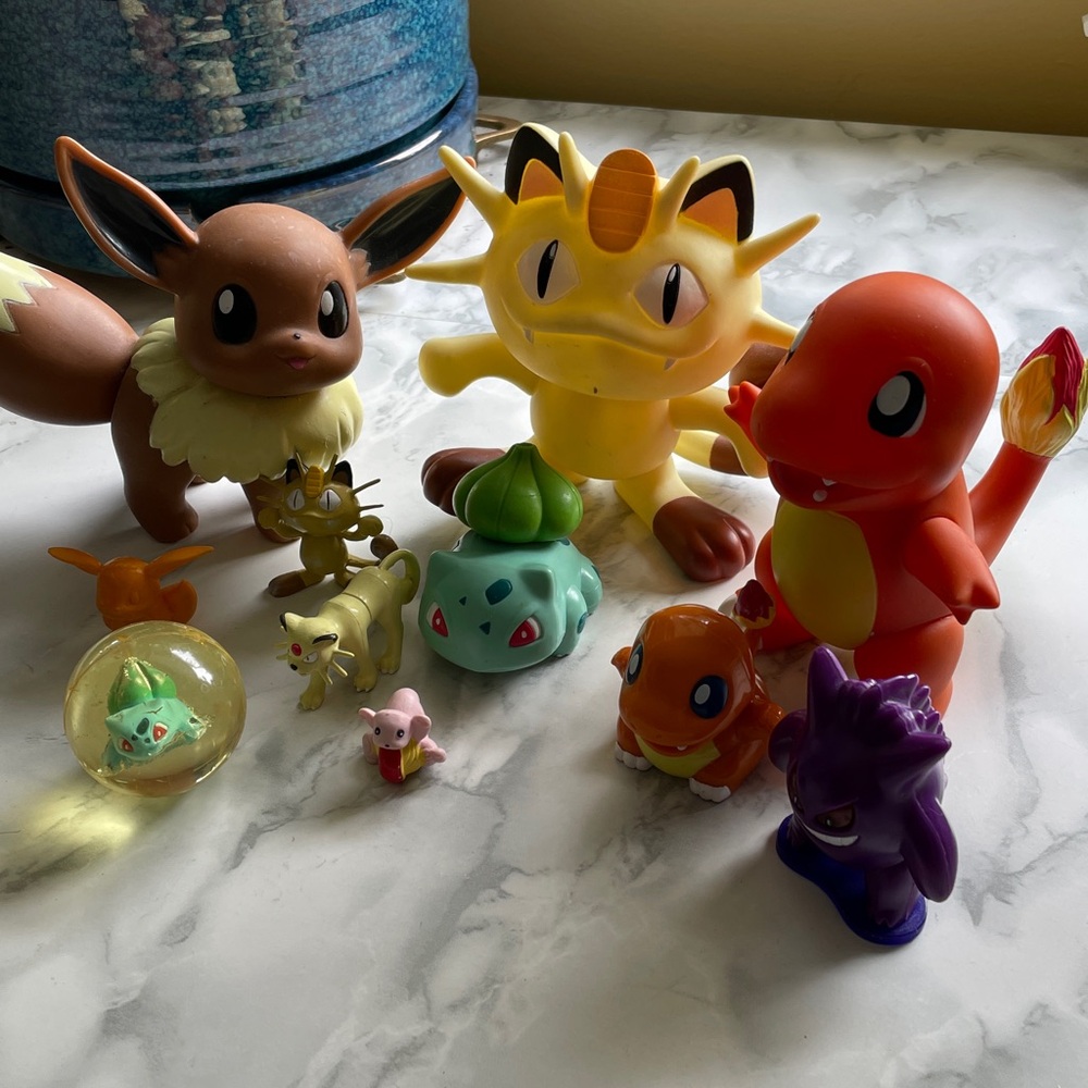 Large VINTAGE POKEMON toy LOT - AS IS conditions